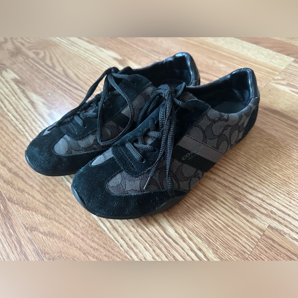 Coach Women’s Kelson Signature Sneakers Gray and Black Size 10 US
